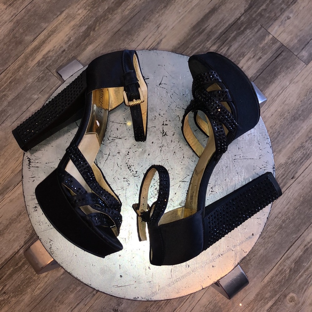 Heels - Picture 3 of 8